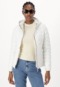 K-Way QUILTED WARM - Giacca da mezza stagione - white gardenia