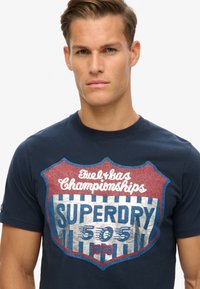 Superdry & Co GASOLINE WORKWEAR  - T-shirt imprimé - eclipse navy