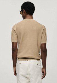Mango T-shirts basic - brown