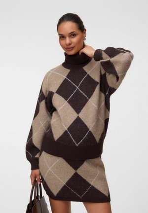 Vero Moda, KNITTED PULLOVER VMMDARLA KNITTED PULLOVER - Pullover - chocolate torte