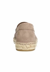 Espadrillas in suede marrone chiaro, con suola in juta intrecciata e design della parte posteriore semplice e arrotondato. Nessun branding visibile o dettagli aggiuntivi.