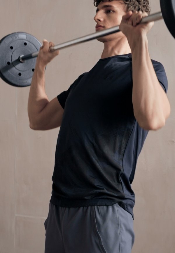 FADE - Sports T-shirt2