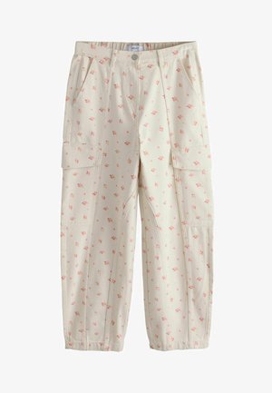 Cremefarbene Cargohosen mit kleinem pinkfarbenem Blumendruck, vorderer Knopf- und Reißverschluss, seitlichen Klappentaschen und elastischen Bündchen.