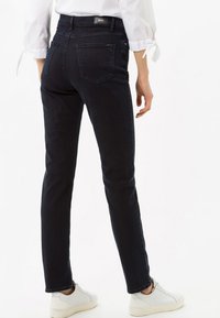 BRAX STYLE MARY MIT NORMALER LEIBHÖHE - Jeans slim fit - dark blue