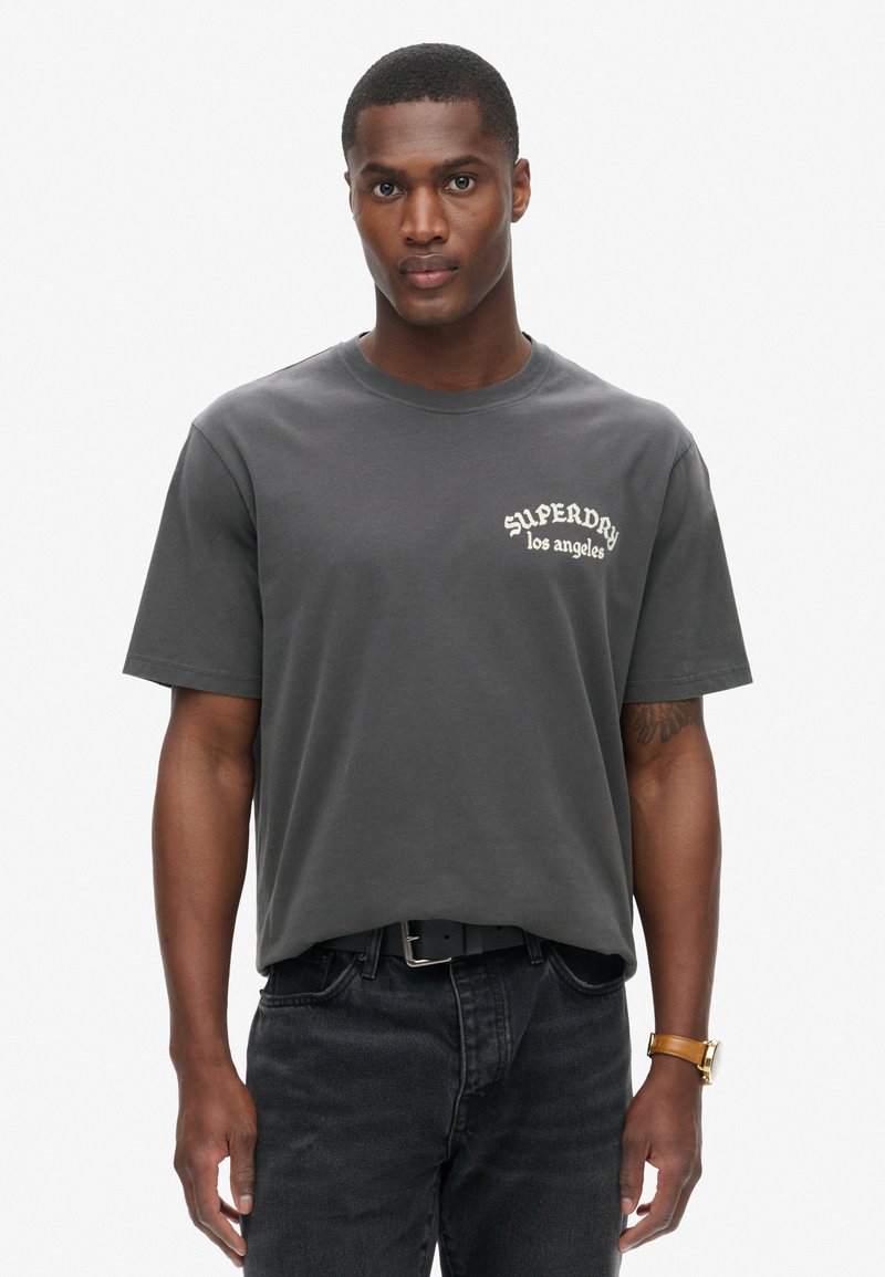 Superdry & Co TATTOO BACK GRAPHIC - Camiseta estampada - charcoal
