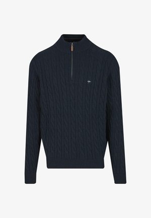 Dunkelblauer gestrickter Pullover mit hohem Kragen, ausgestattet mit einem Viertelreißverschluss und Kabelstrickmuster. Gerippte Bündchen und Saum. Dezentes Logodetail.