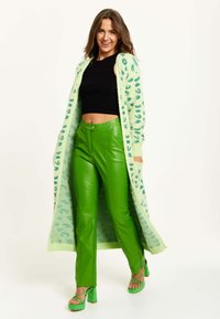 Liquorish FLUFFY LONGLINE ANIMAL PRINT - Cardigan - green