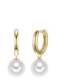 Guldörhängen med en polerad yta, med en ensam vit pärla hängande från varje hoop. Enkel och elegant design.