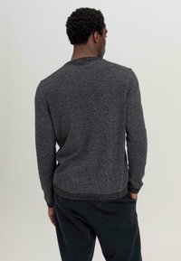 hessnatur Strickpullover - anthrazit