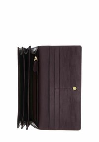 Portefeuille plié de couleur violet foncé en matériau texturé, doté de plusieurs emplacements pour cartes, d'une poche zippée et d'une fermeture à pressions dorée.