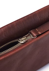 BALAGAN SHUK - Pikkulaukku - dark brown