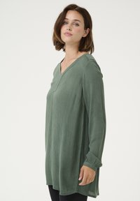 Kaffe KAAMBER V-NECK - Tunika - garden topiary