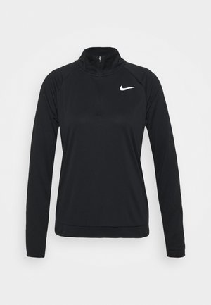 Musta pitkähihainen urheilupaita, jossa on neljännesvetoketju kauluksessa, valmistettu sileästä, kevyestä materiaalista; siinä on valkoinen Nike-logo rinnassa.