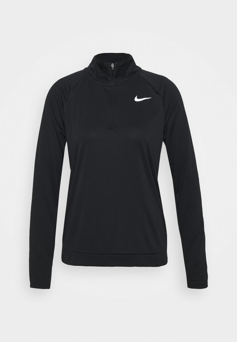Musta pitkähihainen urheilupaita, jossa on neljännesvetoketju kauluksessa, valmistettu sileästä, kevyestä materiaalista; siinä on valkoinen Nike-logo rinnassa.