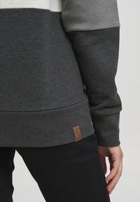 Oxmo OXKathrine - Sportska majica - oyster grey melange