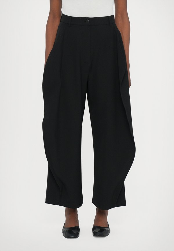 SHAPE PANTS - Trousers