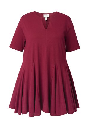 Vestido túnica color burdeos en tejido suave, con mangas cortas y escote en V. Presenta pliegues a partir de la cintura, creando una silueta acampanada.