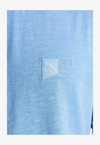 Kijelölve, light blue
