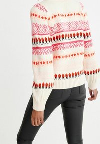 Next Sweter