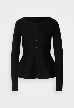 Sort langærmet cardigan med rund halsudskæring, frontknaplukning og flagrende talje.