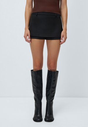 STUDIO ISMEY - Rövidnadrágok - black