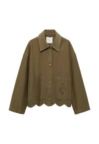 Veste en coton vert olive avec col, fermeture à boutons, deux poches avant et ourlet festonné avec des motifs découpés en fleurs.