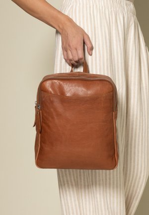 Gusti Leder, KELLY - Rygsække - braun