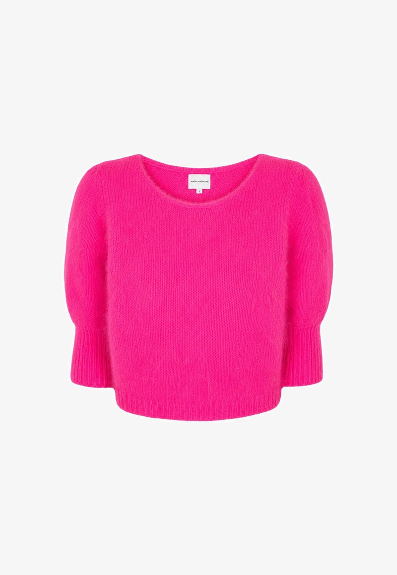 Pull en maille rose vif et duveteux, avec encolure ronde, manches courtes, poignets et ourlet côtelés, présenté sur fond blanc.