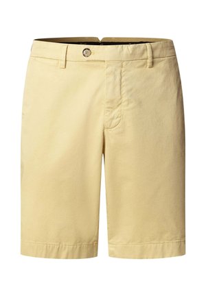 Shorts en coton beige longueur genou avec passants de ceinture, fermeture à boutons sur le devant et coutures cintrées.