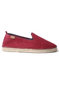 Espadrilles de ante rojo sin cordones con suela de yute trenzado, silueta curvada y panel lateral elástico. Presenta una pequeña etiqueta de marca en el costado.