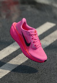 Nike Performance AIR ZOOM PEGASUS 41 - Laufschuh Straße - playful pink/off noir/hyper pink/bright crimson/metallic silver
