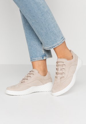 Trainers - sand