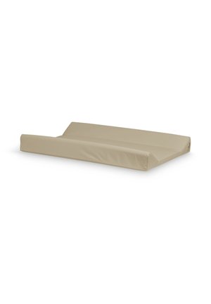 Beige verschoonmat met verhoogde zijkanten en rugsteun, ontworpen voor babyverzorging en het verschonen van luiers.