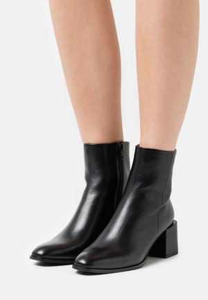 LEATHER - Bottines - black