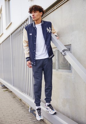 NEW YORK YANKEES WORDMARK ’47 DRIFT TRACK JACKET - Bombejakke - fall navy