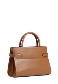 Borsa a tracolla in pelle marrone con un design strutturato, doppi manici superiori e accenti laterali piatti. Texture liscia con dettagli di cucitura minimi.