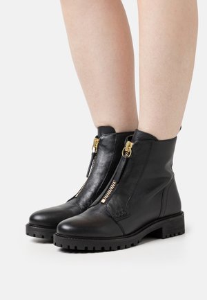 Geox, Bottines - black