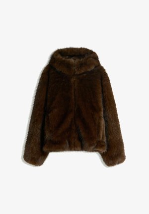 Giacca in pelliccia artificiale marrone con cappuccio, caratterizzata da una texture morbida, maniche lunghe e chiusura con zip, progettata per calore e comfort.