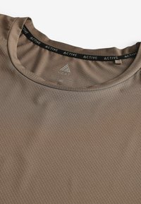 Next Top - sage green