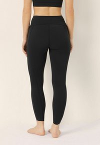Yamamay FITNESS  - Leggings - black plain