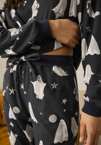 Next COSY LONG SLEEVE SET - Pidžaamakomplekt - charcoal grey ghosts