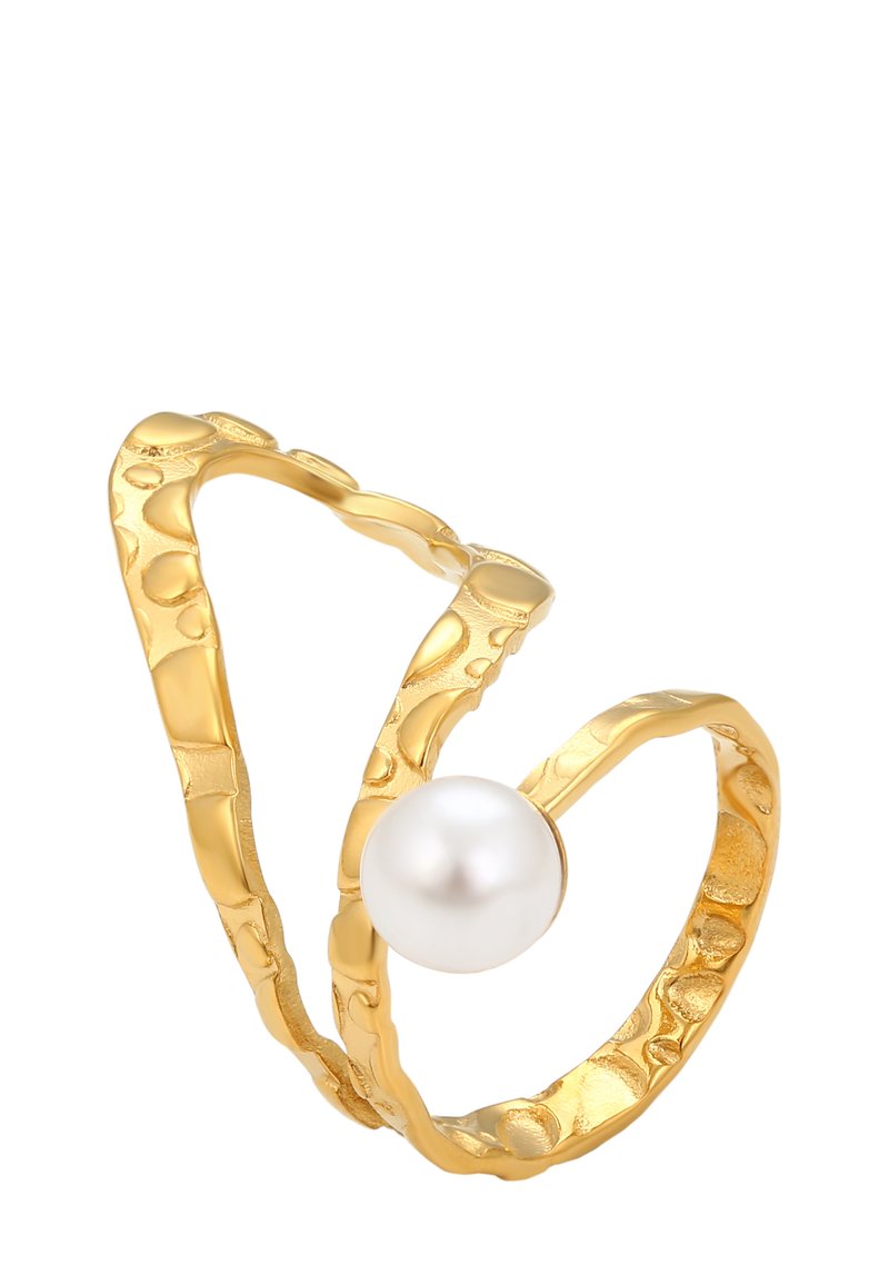 Anello aperto in oro con texture, caratterizzato da un design a doppia banda irregolare e un singolo accento di perla bianca su un lato.
