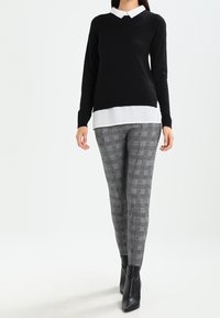 Dorothy Perkins Stickad tröja - black