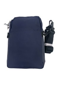 Dunkelblaue, rechteckige Tasche aus Nylon mit Reißverschluss. Verfügt über einen verstellbaren Tragegurt und einen seitlichen Clip. Glatte Struktur, minimalistisches Design.