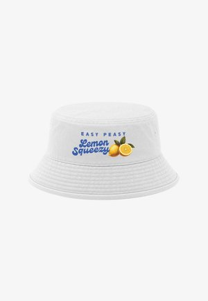 White bucket hat with blue text "Easy Peasy Lemon Squeezy" and an illustration of one whole lemon and one lemon half with leaves.