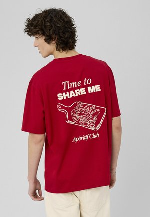 IMPRIMÉ DEVANT/DOS - T-shirt imprimé - rouge