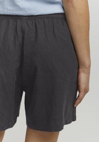 B.YOUNG dam shorts BTFALAKKA - Rainy Day Leopard Mix