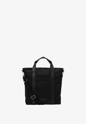 Schwarze Tragetasche mit zwei Griffen und verstellbarem Schulterriemen, mit Fronttasche und minimalistischem Design auf weißem Hintergrund.