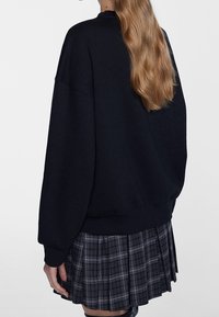 Stradivarius Felpa - black