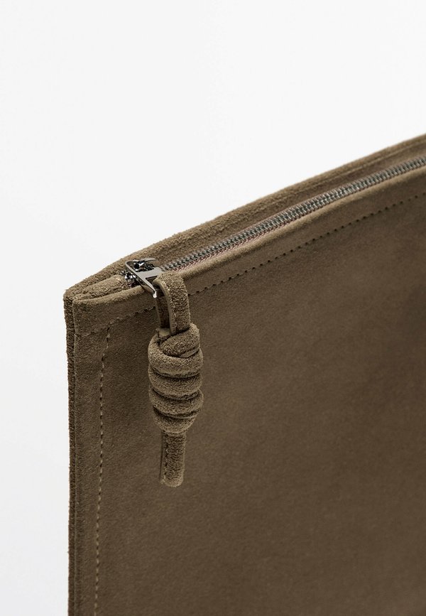 SMALL SPLIT  POUCH WITH KNOT  - Wallet - sand2